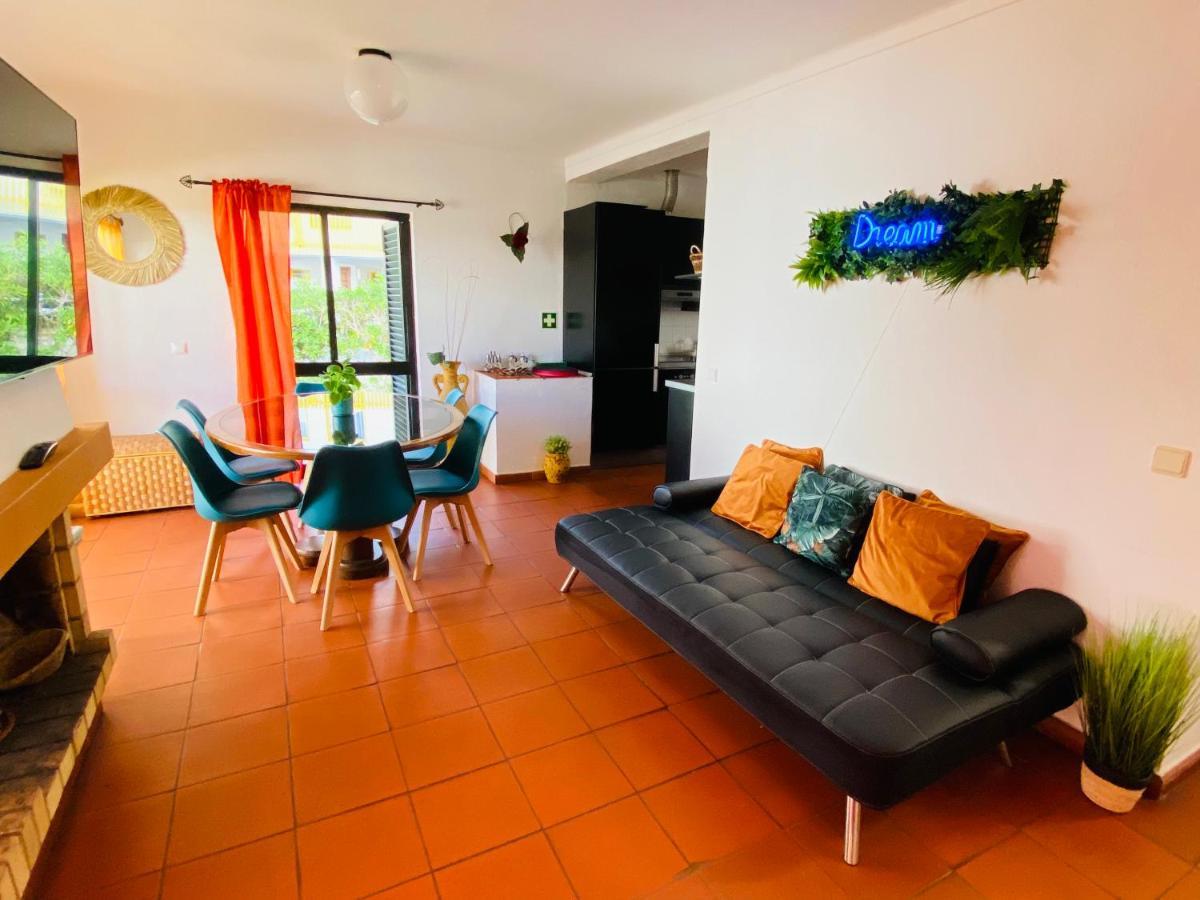 Summer House, Only 2 Minutes To The Beach In Vilamoura! Vila Exterior foto